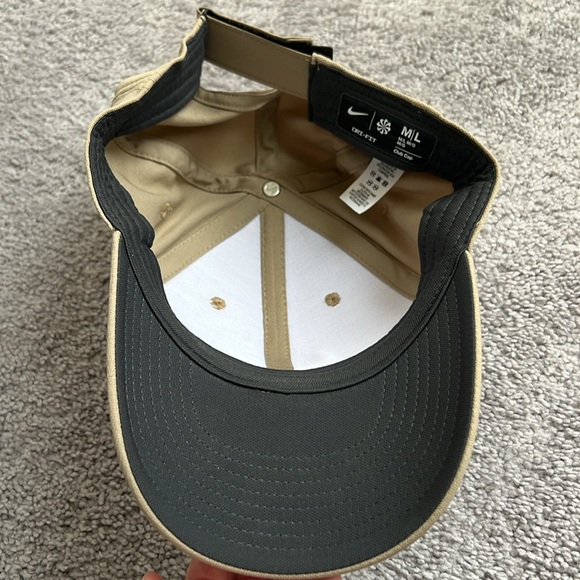 Dri-Fit Nike Club Cap/Hat - Picture 4 of 4